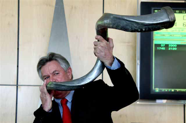James Allan with the Kudu Horn at the Sable Platinum Listing